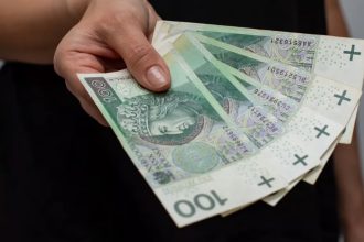 ZUS wypłaci dodatkowe 500 zł.