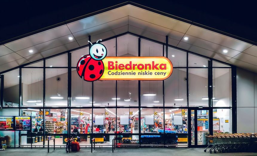 do której czynne sklepy w Polsce.