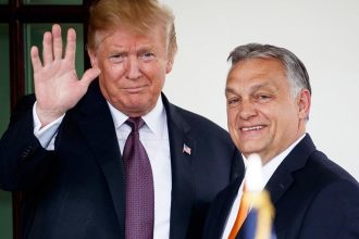 Trump wspiera Orbána przed wyborami i obiecuje inwestycje.